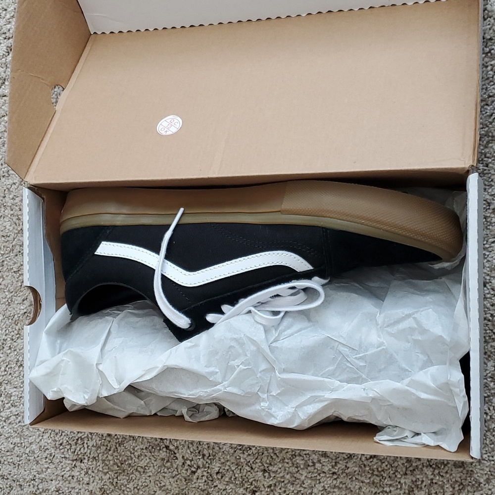 Vans - Black/Gum White, Suede/ Canvas Mens Size 12